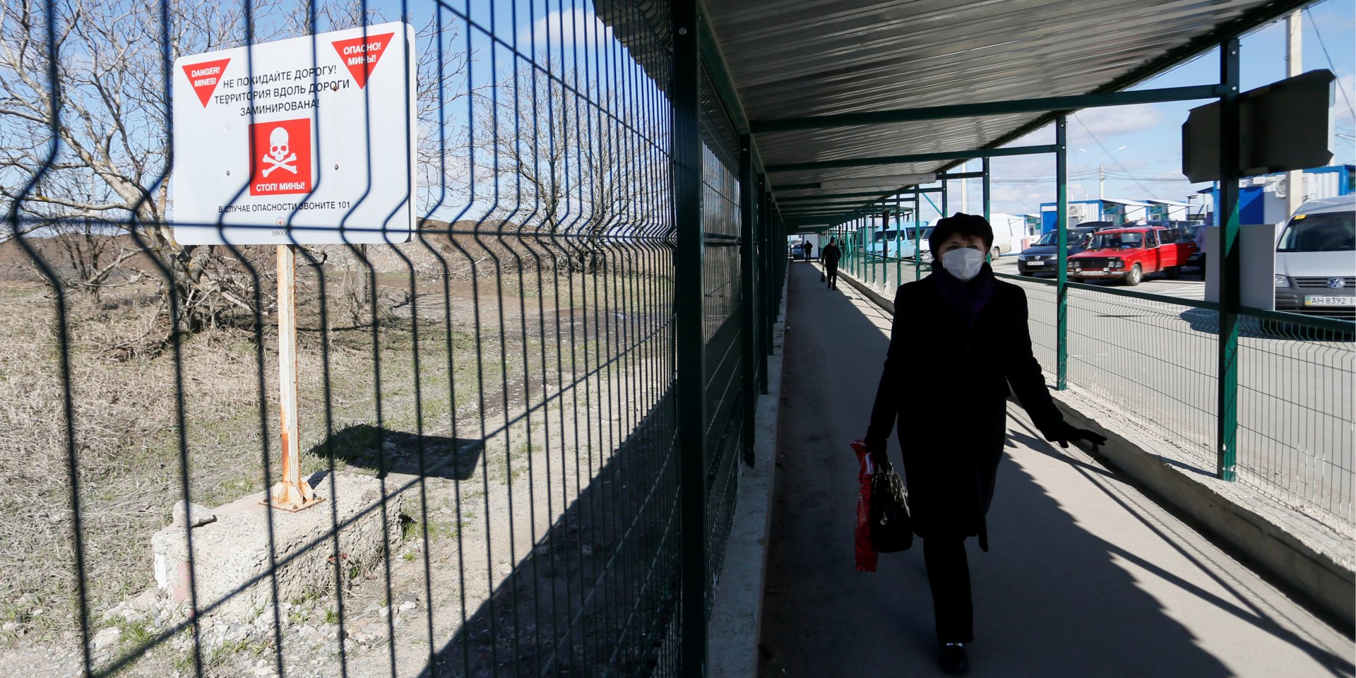 КПВВ закроют на 2 недели, начиная с 16 марта (Фото: REUTERS / Alexander Ermochenko)