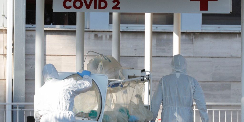 23 073 человека до сих пор болеют COVID-19 (Фото: REUTERS/Remo Casilli)