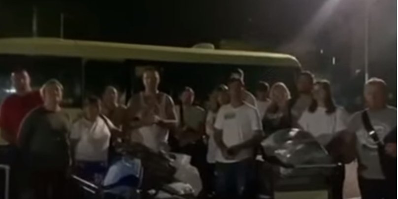 Украинцы записали видеообращение к Зеленскому (Фото: Скриншот с видео УП/YouTube)