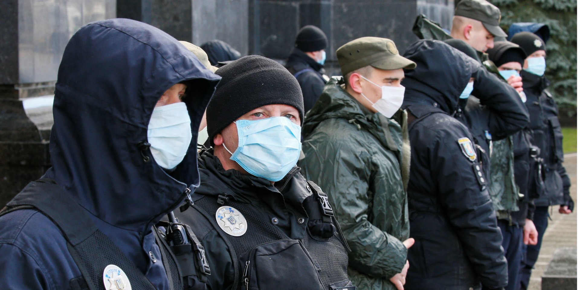 С полицией проводится инструктаж — она готова ехать на каждый вызов водителя (Фото: REUTERS/Gleb Garanich)