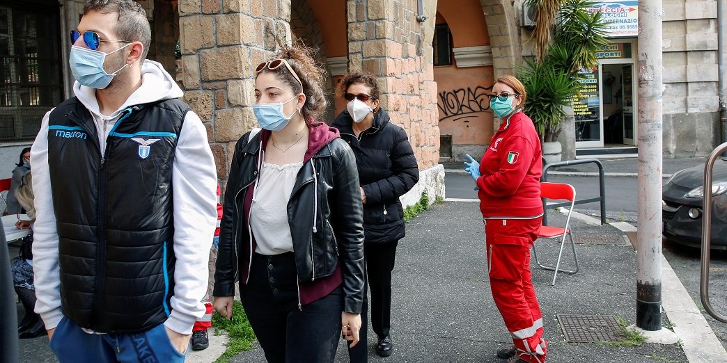 В Италии тестируют лекарство от коронавируса (Фото: REUTERS/Remo Casilli)