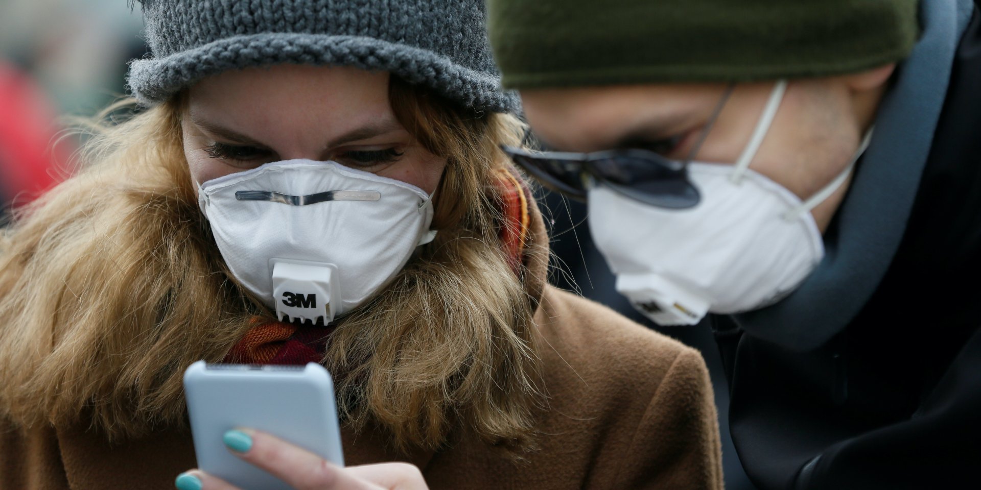 Во Львове 14 человек начали проверять на коронавирус (Фото: REUTERS/Valentyn Ogirenko)