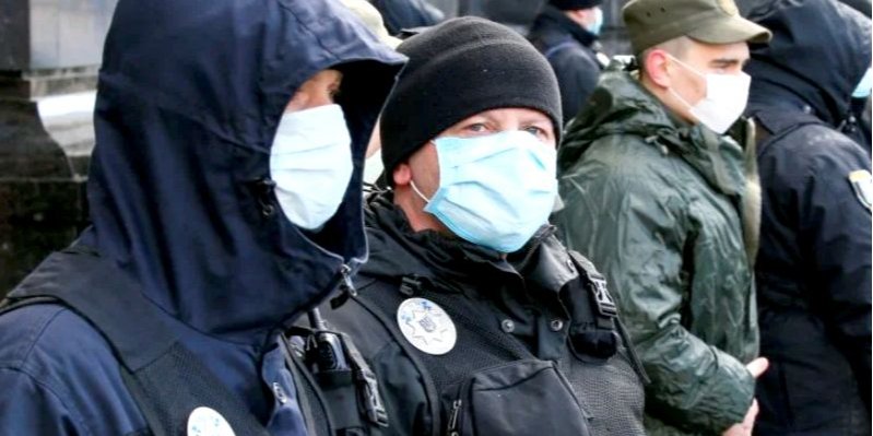 В полиции заявили, что целью фейков является дестабилизация ситуации (Фото: REUTERS/Gleb Garanich)