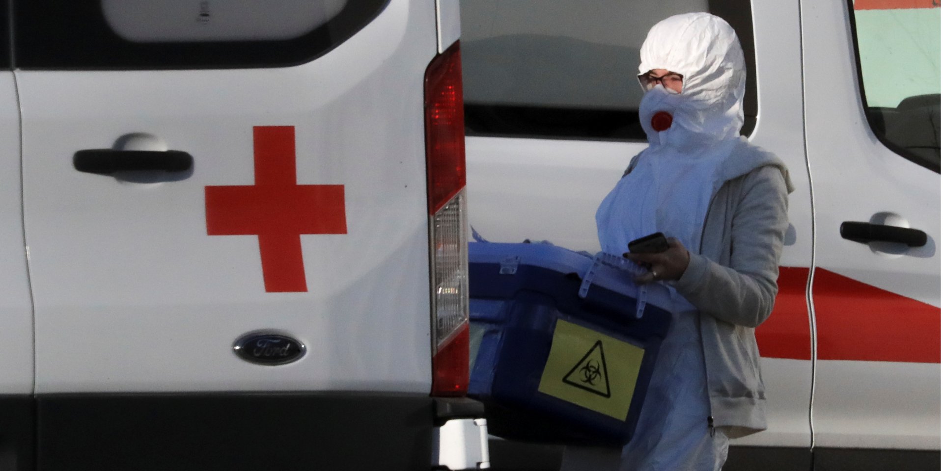 12 украинцев за границей продолжают лечение от коронавируса (Фото: REUTERS/Tatyana Makeyeva)