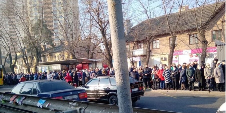 Некоторые водители нарушают ограничение на количество пассажиров (Фото: Angelika Zayika/Facebook)