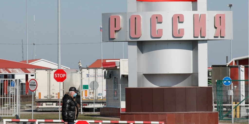 Россия пока собирает данные о желающих покинуть Украину (Фото: REUTERS/Gleb Garanich)