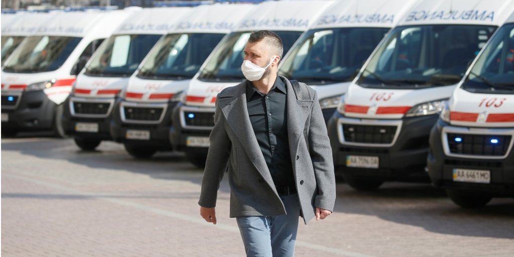 Мужчина недавно вернулся из Швейцарии (иллюстративное фото) (Фото: REUTERS / Valentyn Ogirenko)
