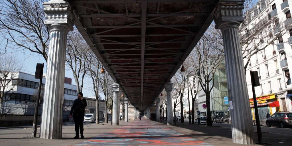 Франция третий день находится на карантине (Фото: REUTERS/Gonzalo Fuentes)