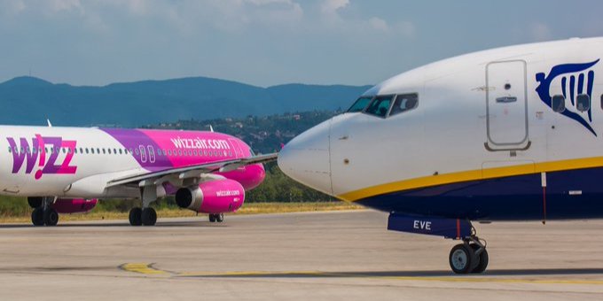 Самолеты Wizzair и Ryanair (Фото: Аэропорт Ниш (Сербия) via twitter)