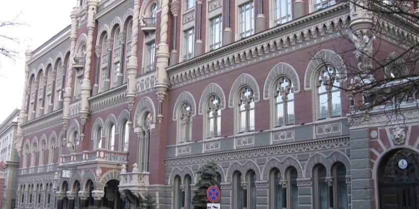 Банки должны максимально перевести взаимодействие с клиентами в онлайн-каналы. (Фото: Vladislav Vorzopov / flickr)