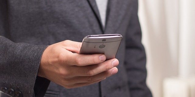 Продажи смартфонов падают на фоне пандемии коронавируса (Фото: pixabay.com)
