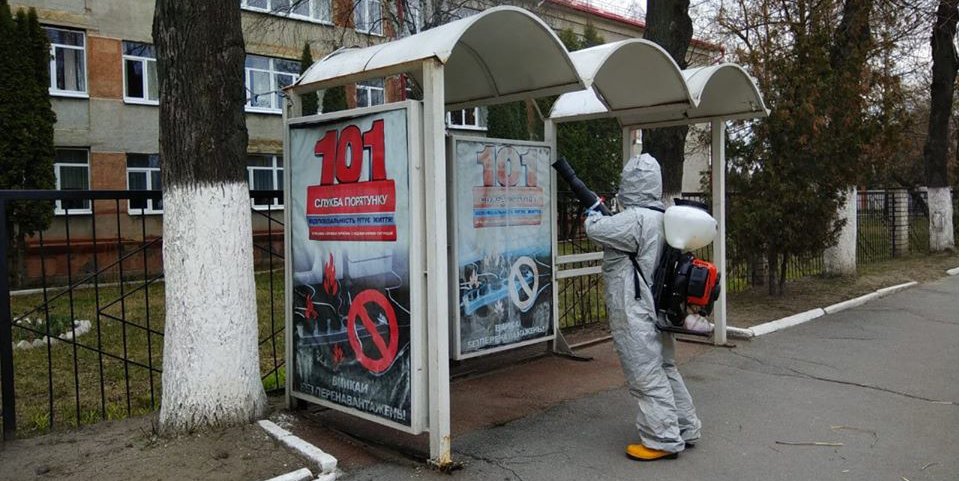 Дезинфекция остановок в Житомире (Фото: Житомирська ОДА/Facebook)