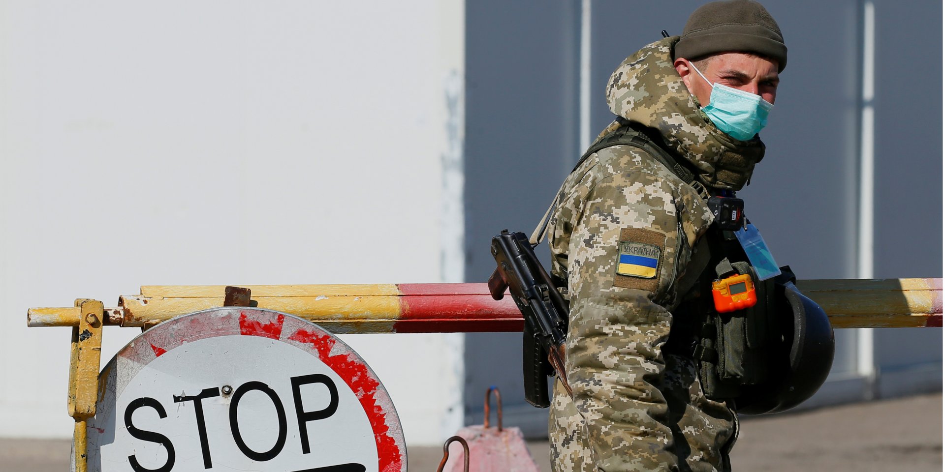 Медицинским силам ВСУ передали 10 тысяч экспресс-тестов (Фото: REUTERS/Gleb Garanich)