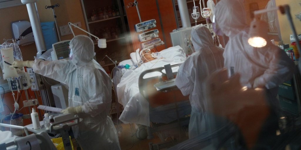 Свыше 8 тысяч пациентов уже вылечились (Фото: REUTERS/Guglielmo Mangiapane)