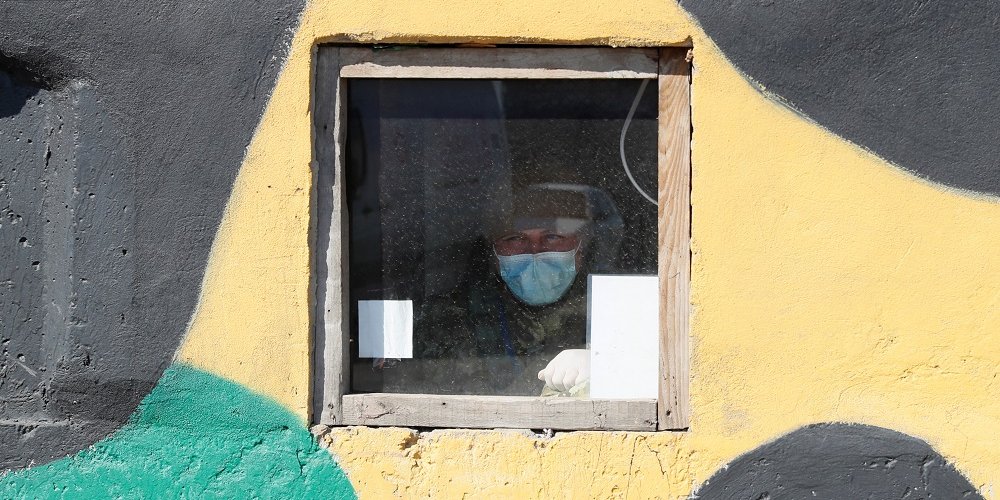 В воинских частях ВСУ оборудуют медицинские изоляторы (Фото: Gleb Garanich/Reuters)