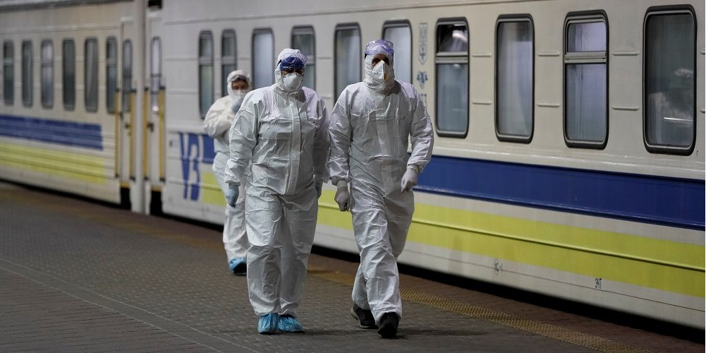 В Украине — еще 30 дней карантина (Фото: Gleb Garanich/Reuters)