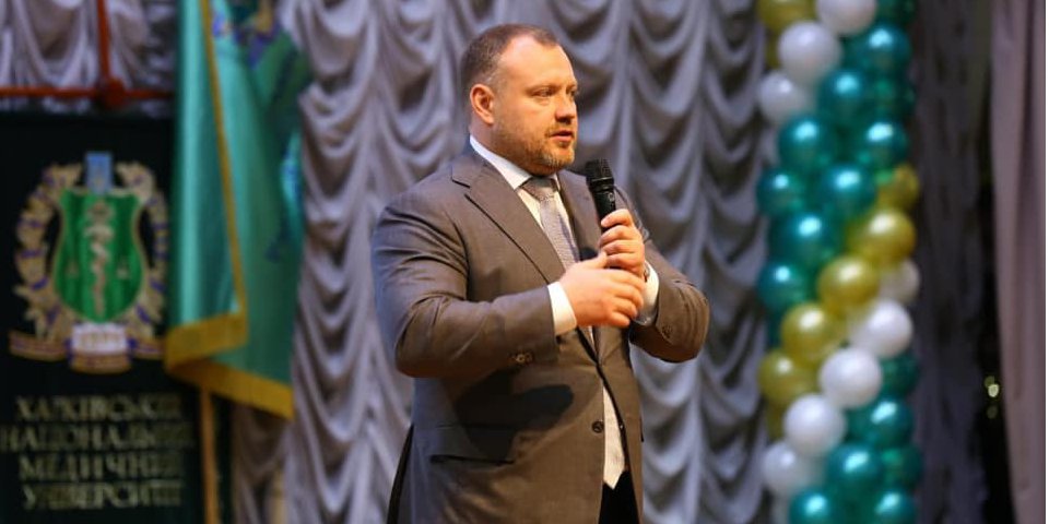 Чиновник попал в больницу с пневмонией (Фото: Михаил Черняк/Facebook)