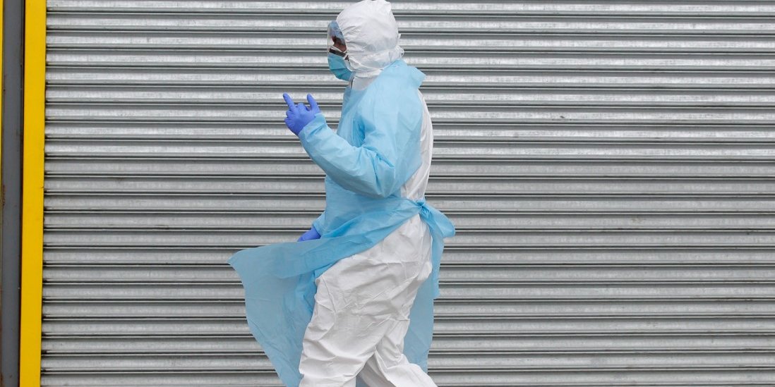 В США подтвердили более 230 тысяч случаев COVID-19. (Фото: REUTERS / Brendan Mcdermid)