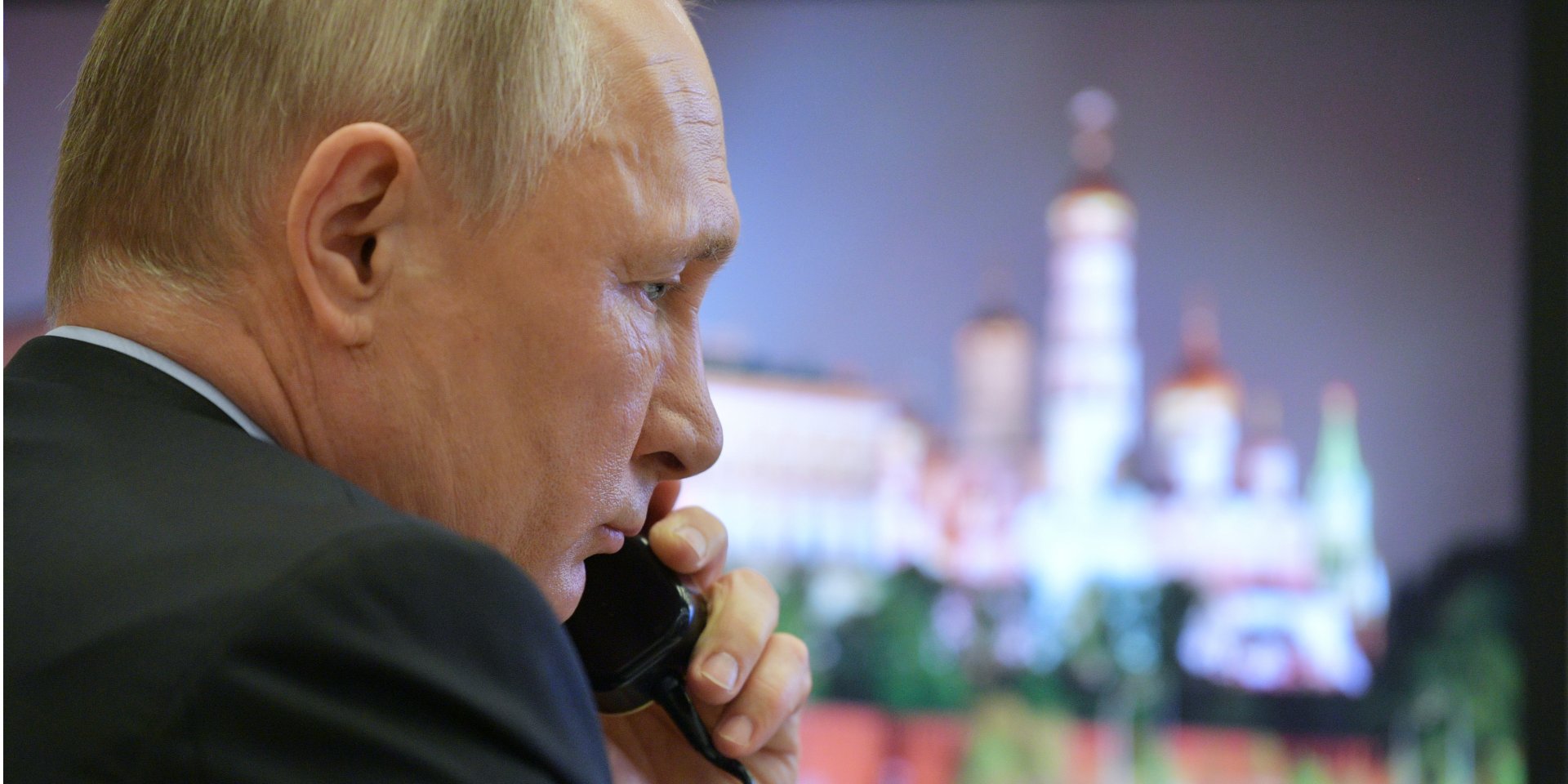 Володимир Путін переклав відповідальність за боротьбу з коронавірусом на місцеву владу (Фото: Sputnik / Alexei Druzhinin / Kremlin via REUTERS)