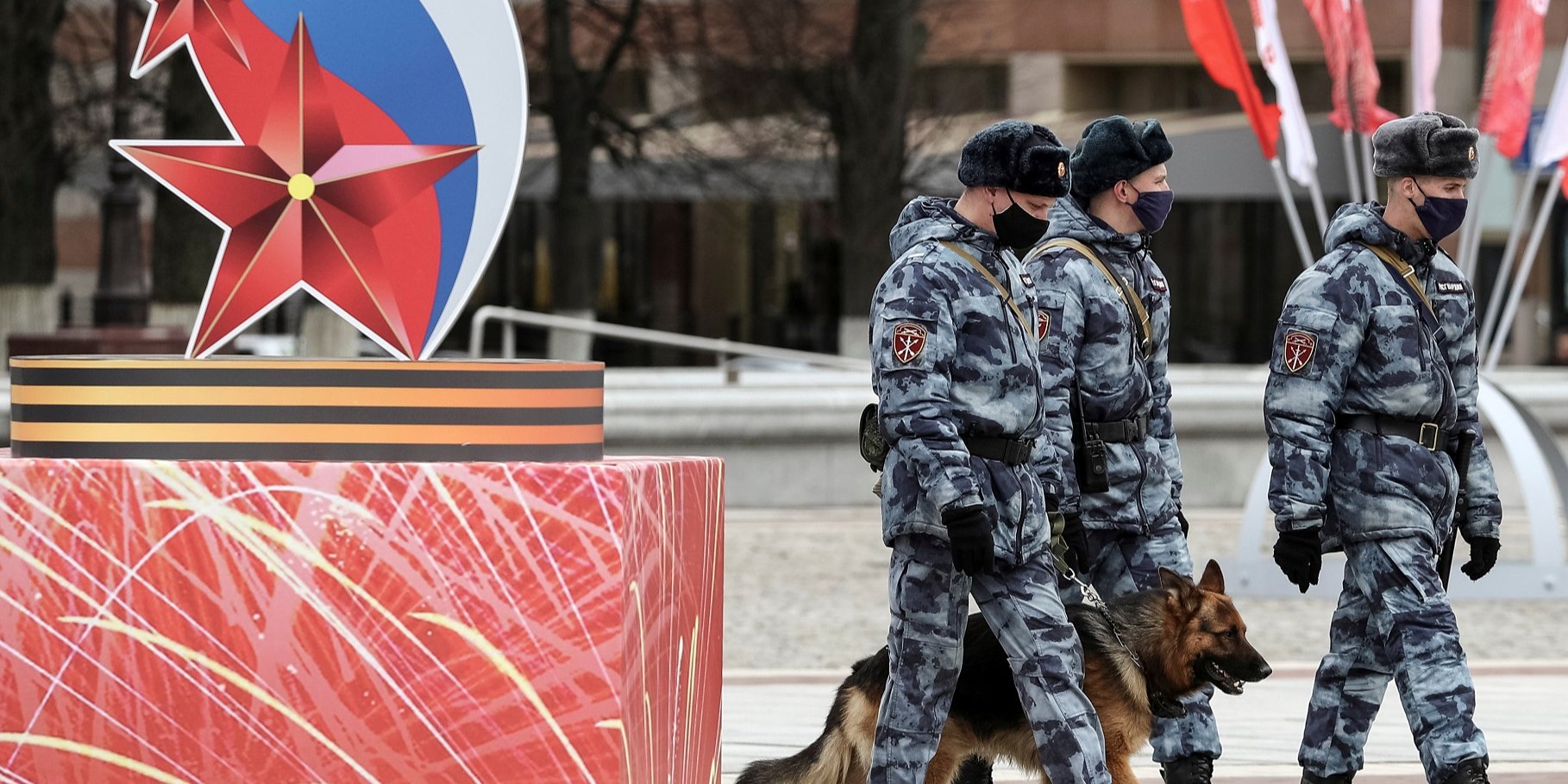 Патруль силовиков в Калининграде (Фото: REUTERS / Vitaly Nevar)