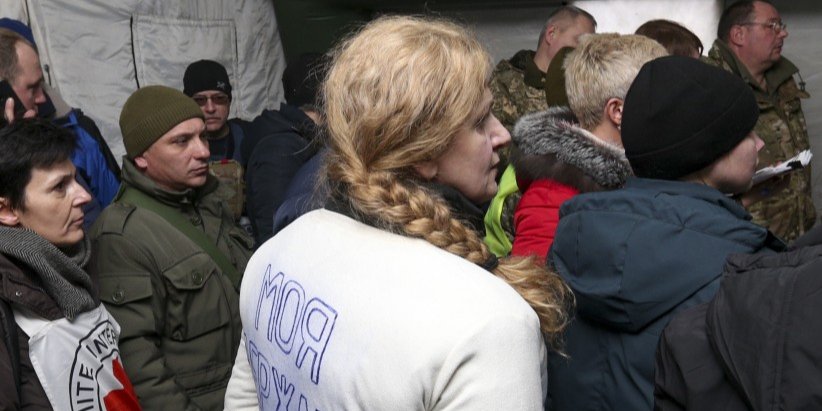Елена Сорокина в ходе обмена пленными 29 декабря 2019 года (Фото: Пресс-служба ОП)