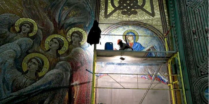 В РПЦ заявили, что мозаику убрали по просьбе самого Путина (Фото: Коммерсантъ)