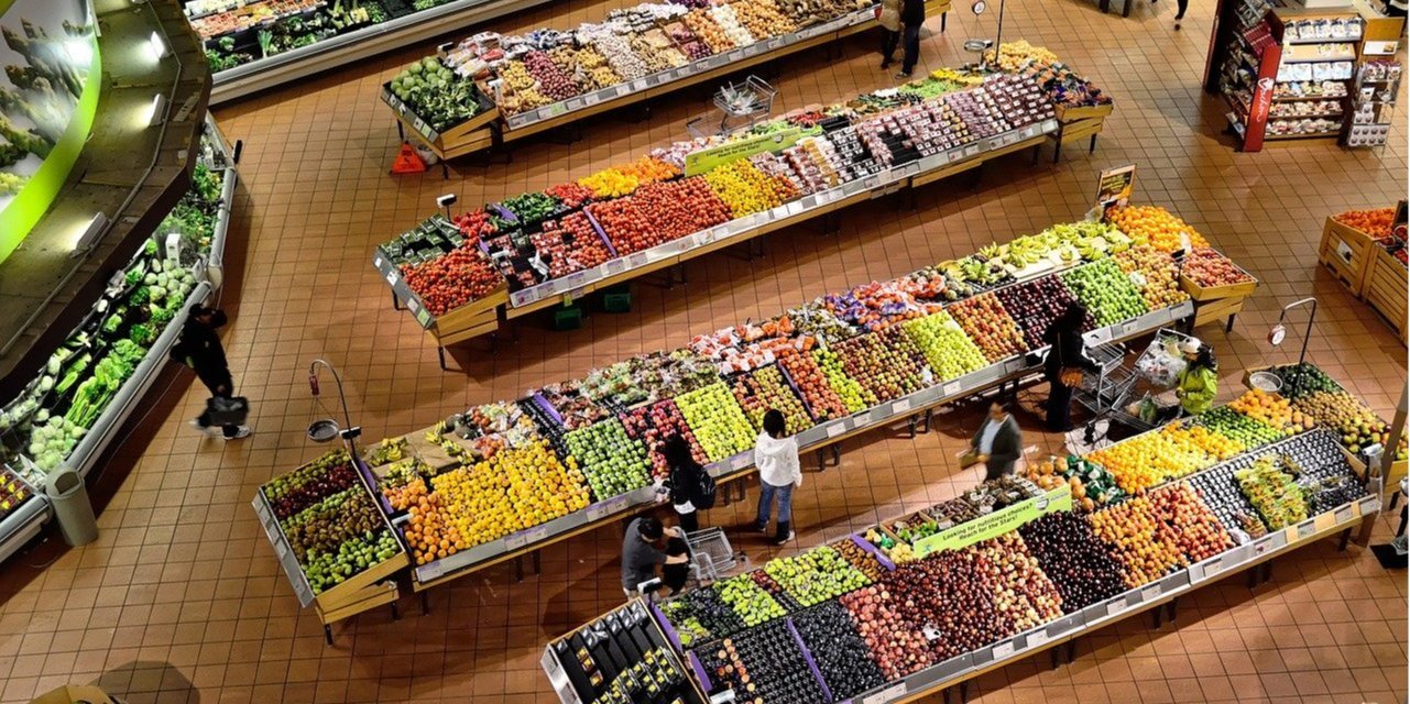 Розница пока не рискует повышать цены на продукты питания (Фото: ElasticComputeFarm / Pixabay)