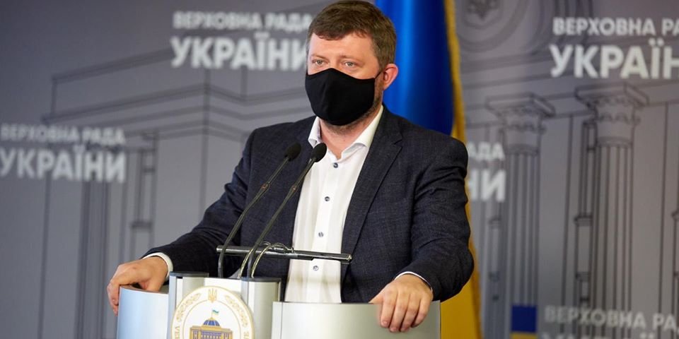 По словам Корниенко, разговоры о переносе выборов являются ложью (Фото: Слуга народа/Facebook)