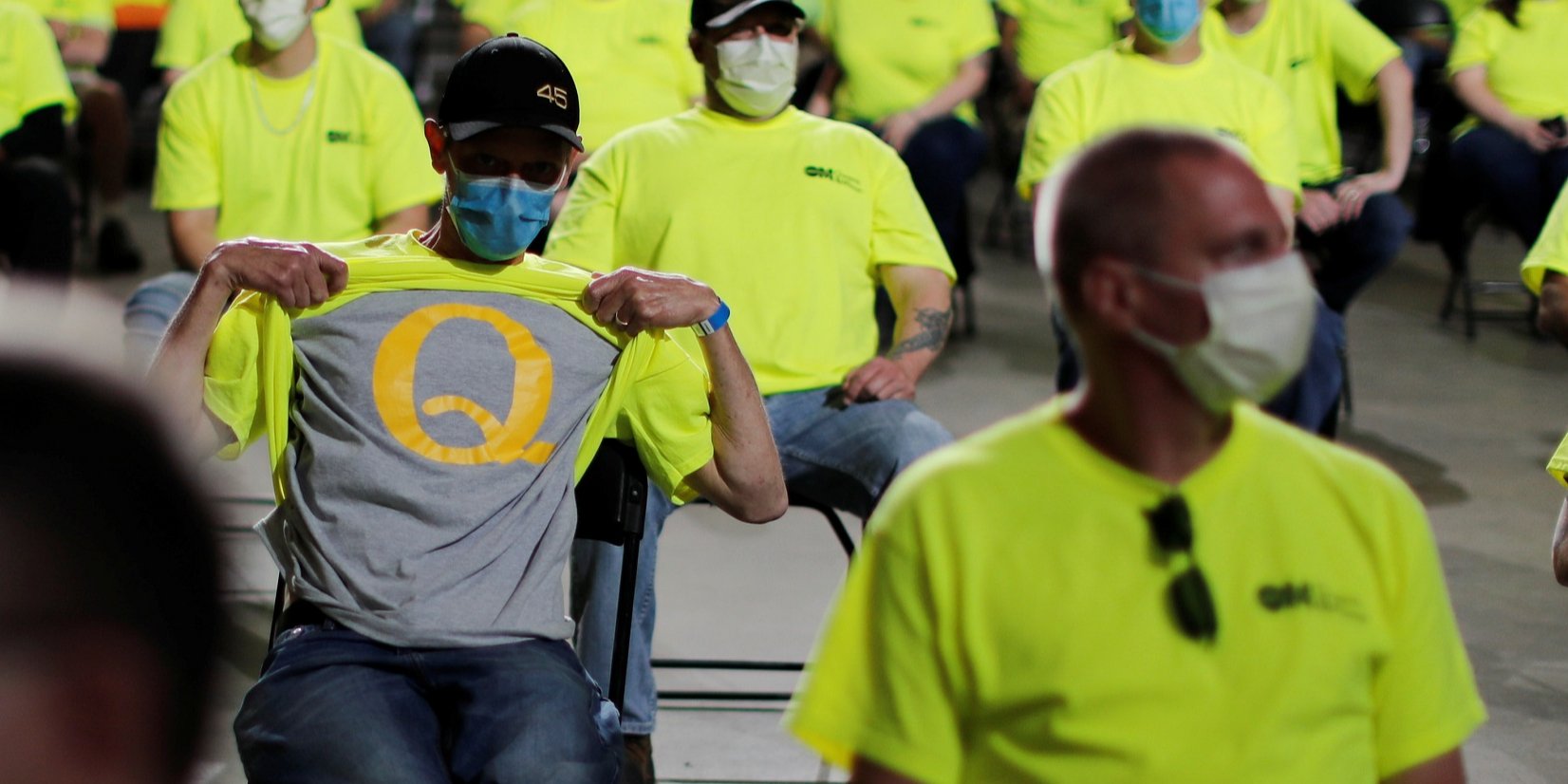 Прихильник конспірологічній руху QAnon, члени якого вірять в існування «адренохромового змови» (Фото: REUTERS / Carlos Barria)