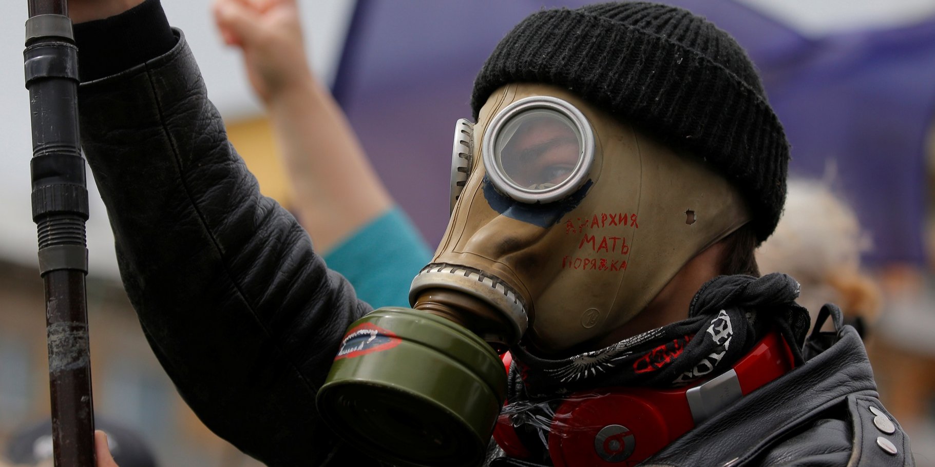 Учасник опозиційного мітингу в Мінську, Білорусь (Фото: REUTERS / Vasily Fedosenko)