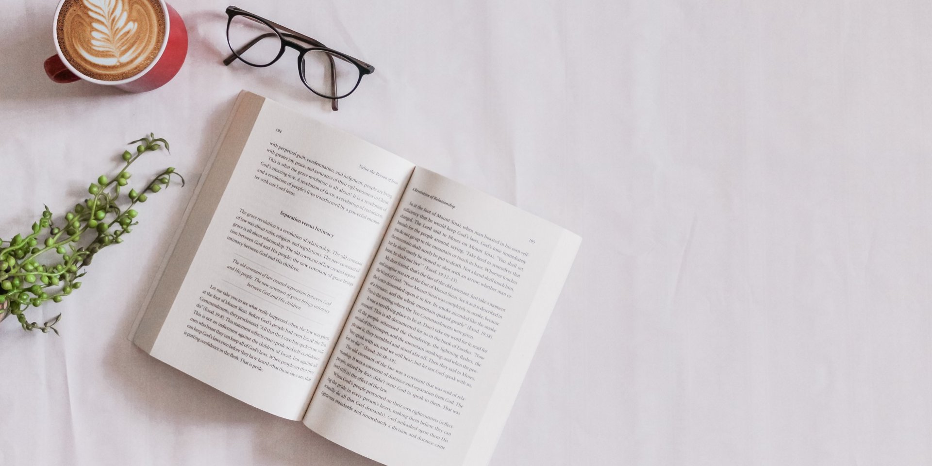 НВ выбрал лучшие книги недели (Фото: Sincerely Media via Unsplash)