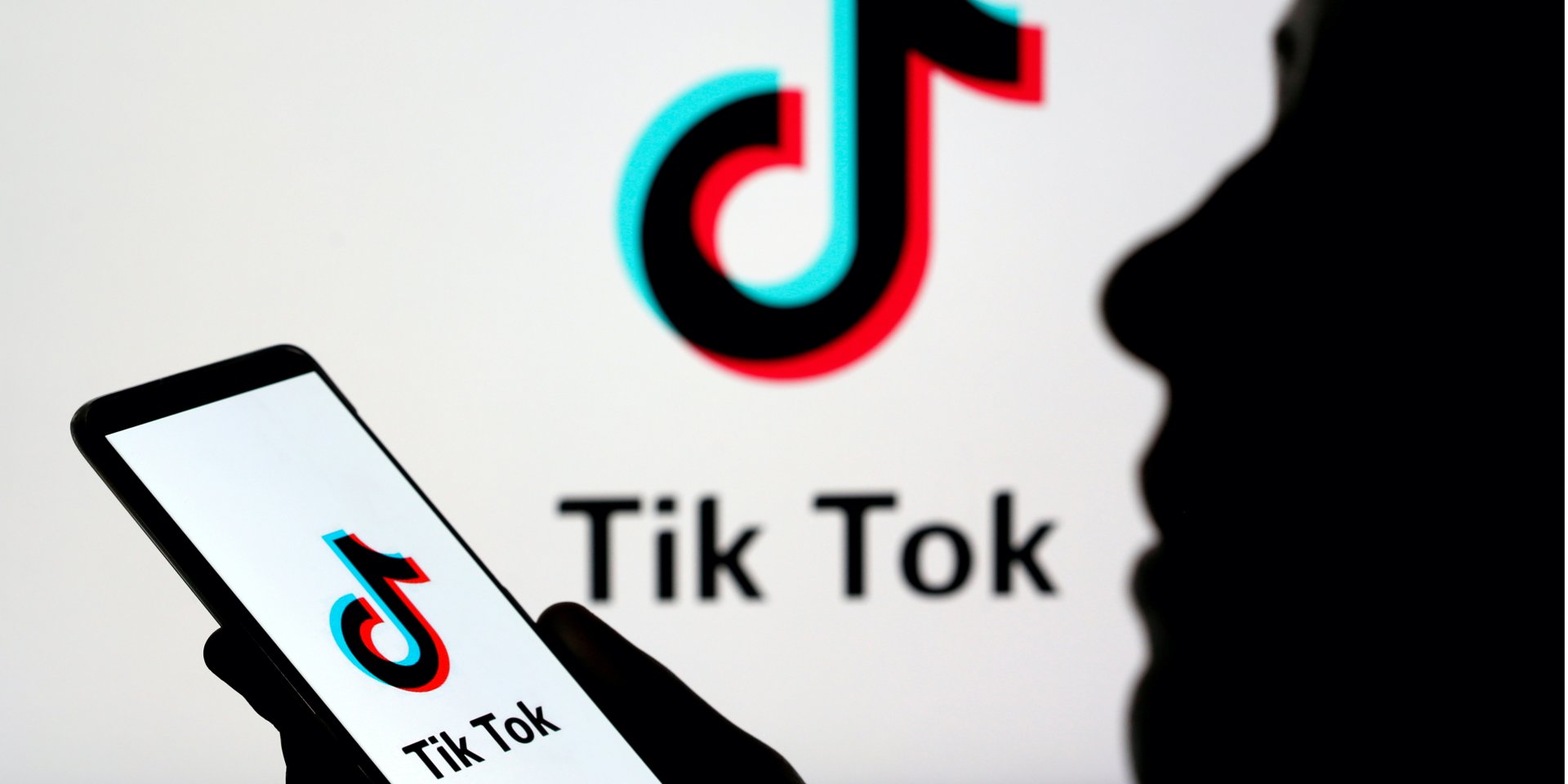 Платформа TikTok принесла швидку популярність багатьом тінейджерам (Фото: REUTERS/Dado Ruvic)