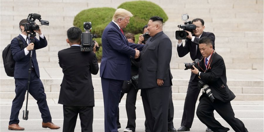 За словами Болтона, зустріч Трампа і Кім Чен Ина може стати «жовтневим сюрпризом» (Фото: REUTERS / Kevin Lamarque)