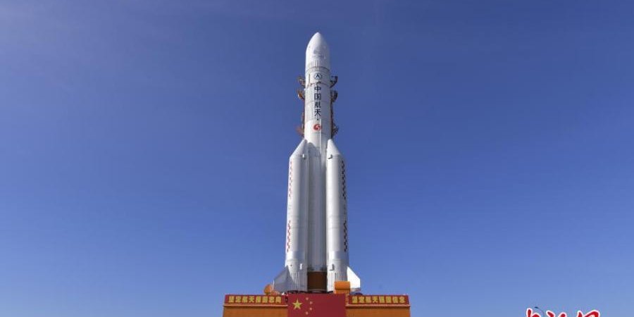 Марсианская ракета установлена на стартовой площадке (Фото: Chinanews.com)