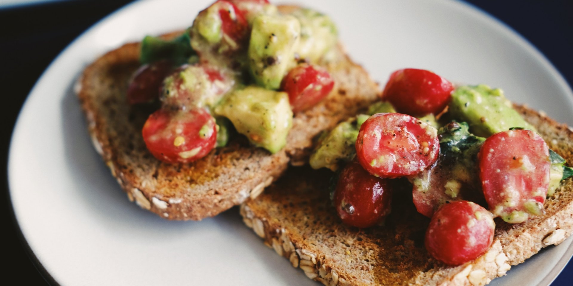 Цельнозерновые продукты могут стать источником белка вместо яиц и мяса (Фото: Unsplash)