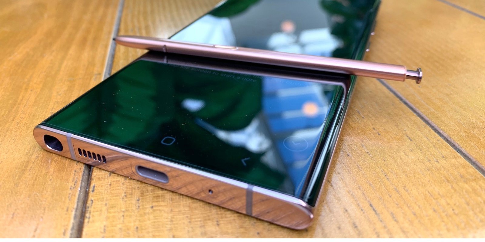 Смартфон Samsung Galaxy Note 20 Ultra — пять причин купить его и одна причина подождать - фото