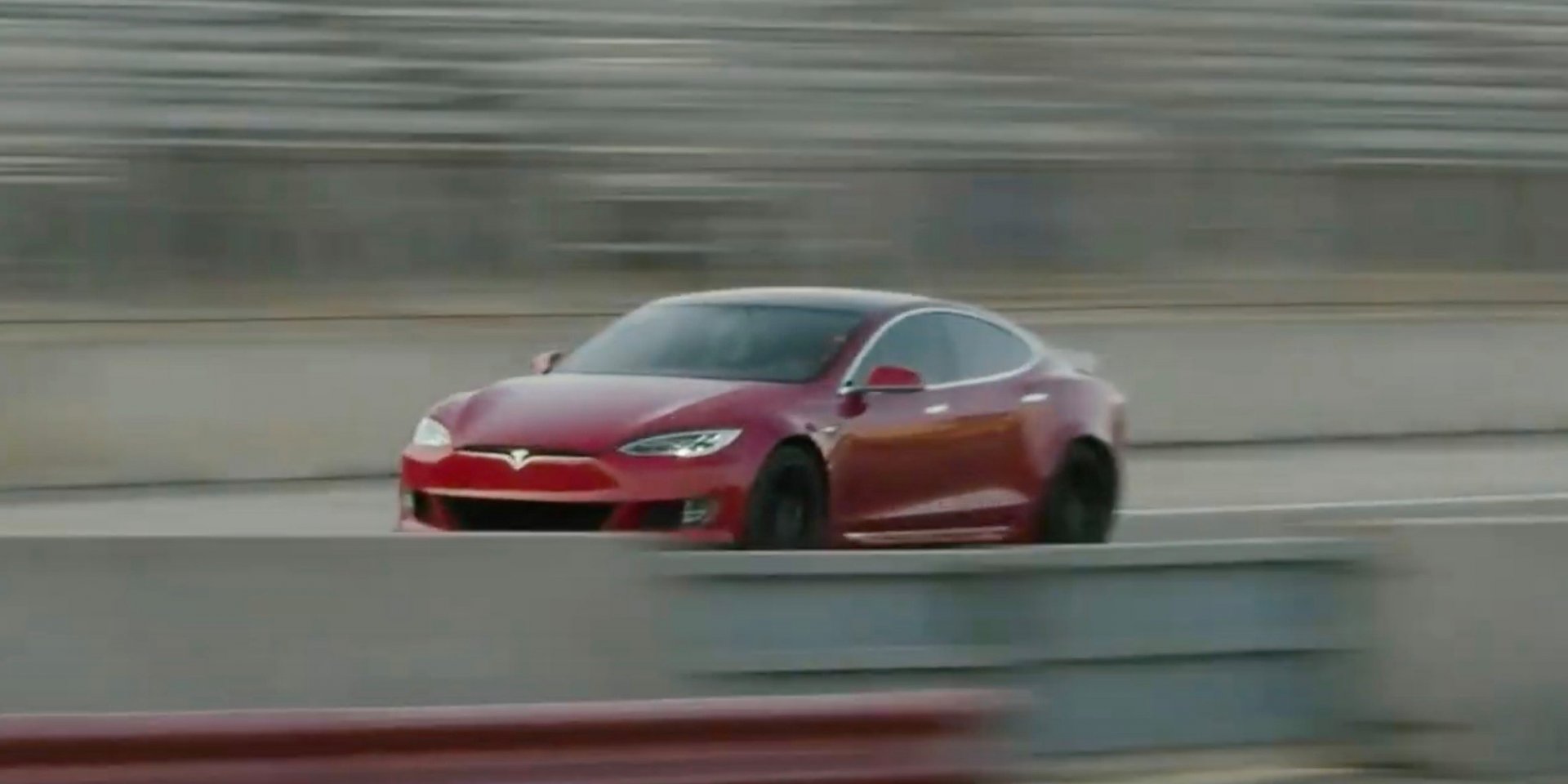 Нова Tesla Model S Plaid (Фото: electrek.co)