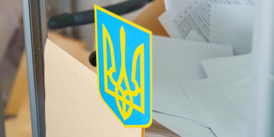 На этих выборах избиратели должны в среднем заполнить четыре бюллетеня (Фото: ЦИК / Facebook)
