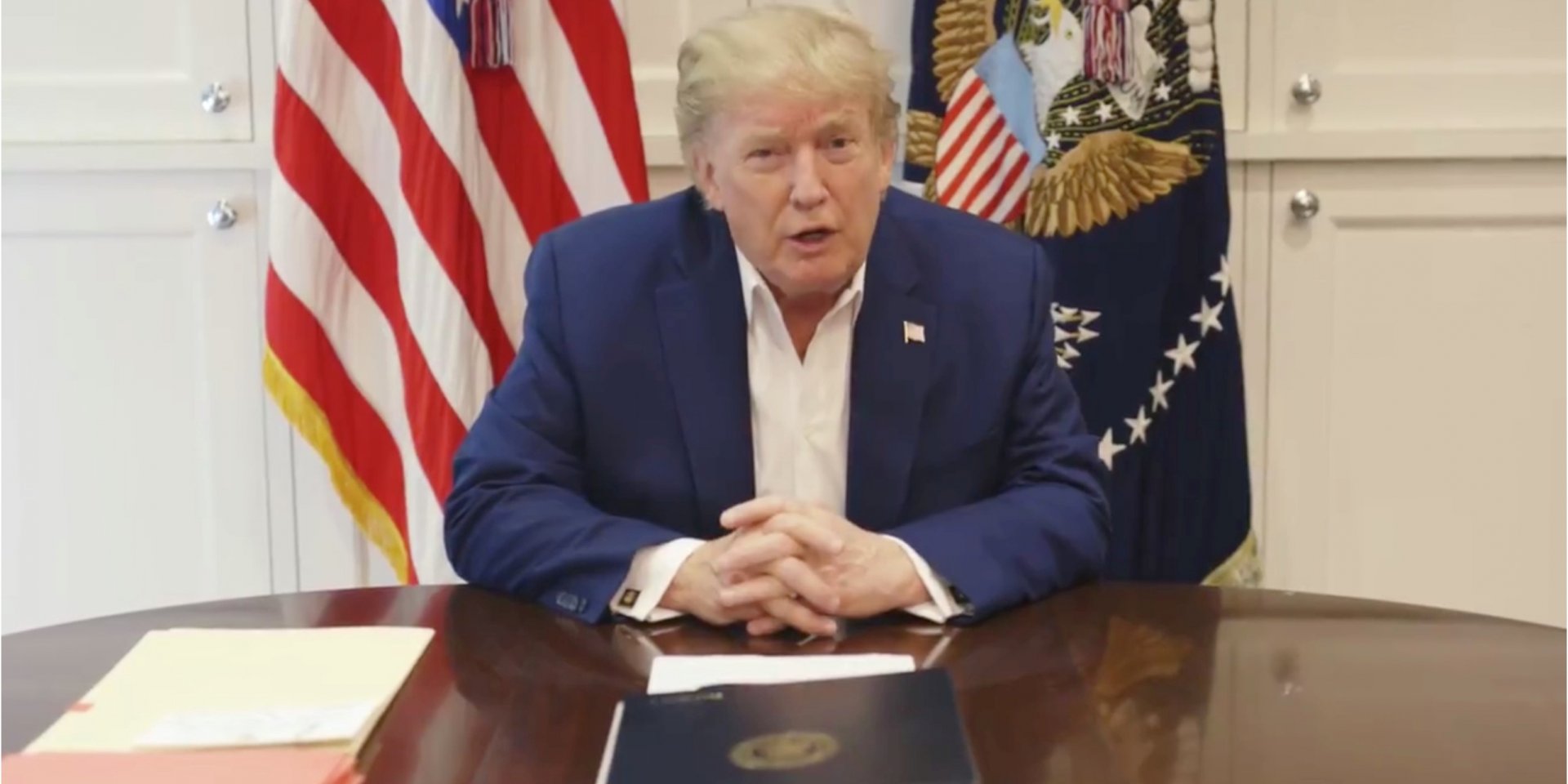 Дональлд Трамп опубликовал новое видео из госпиталя (Фото: The White House/Handout via REUTERS)