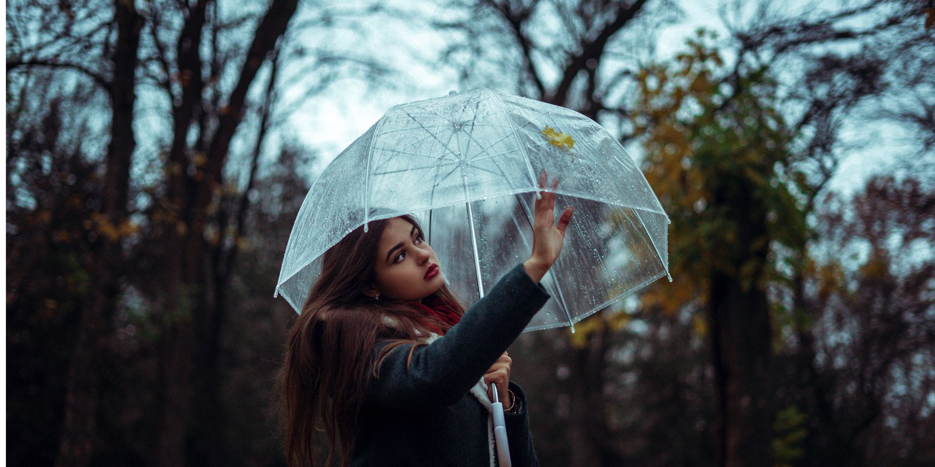 Якісний одяг, взуття та аксесуари дуже важливі в негоду (Фото: unsplash)