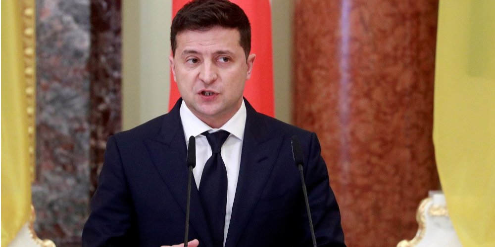 Зеленський поки не&nbsp;розкрив п’ять питань, які хочуть поставити українцям (Фото: Valentyn Ogirenko / Reuters)