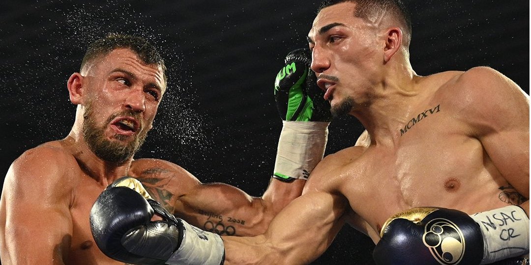 Лопес (справа) победил единогласным решением судей (Фото: ESPN Images)