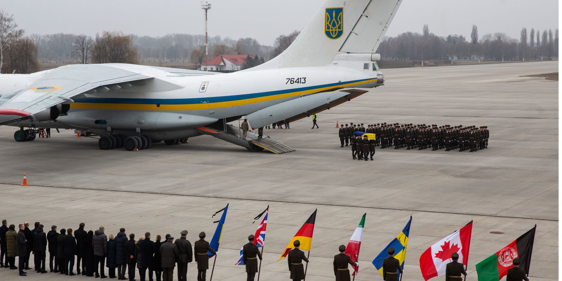 Літак із тілами членів екіпажу рейсу PS752 зустрічають у Борисполі, 19 січня 2020 року (Фото: Офіс президента України)