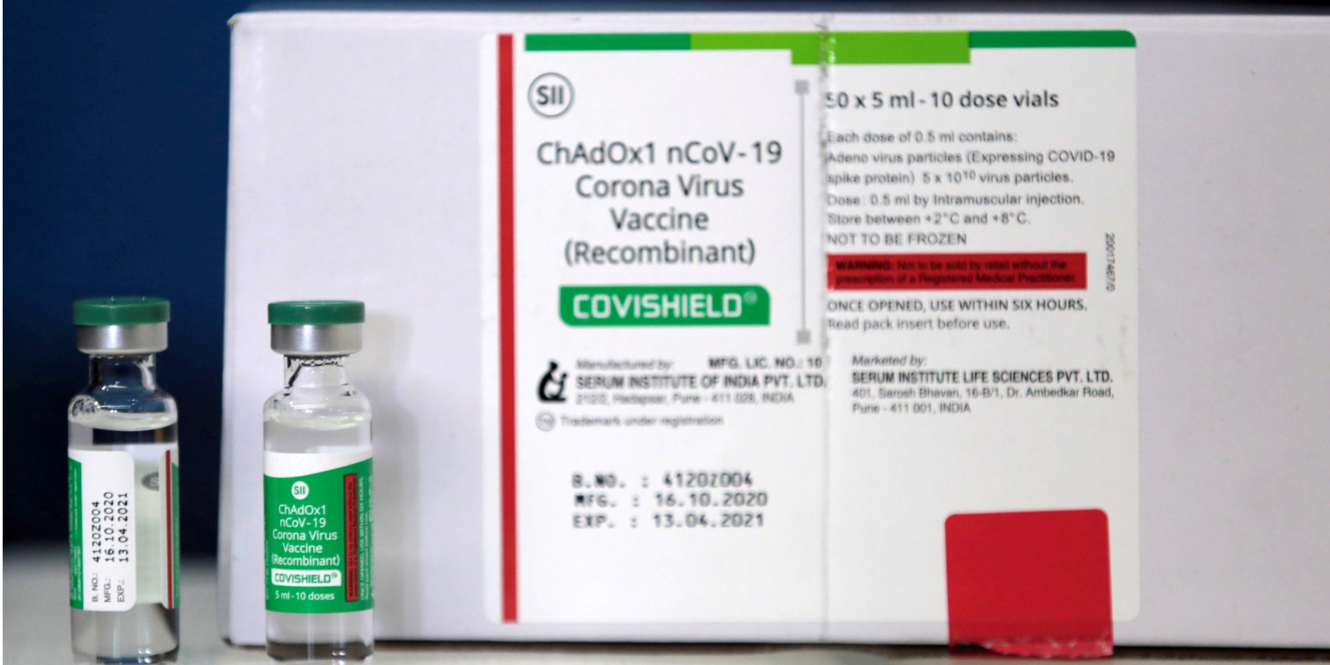 Прививать в Украине начнут вакциной AstraZeneca (Covishield), произведенной в Индии (на фото) (Фото: REUTERS/Navesh Chitrakar/File Photo)
