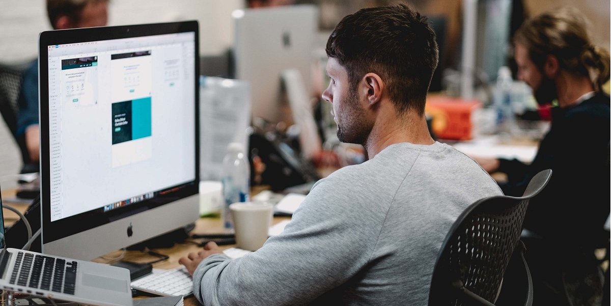 Українська IT-галузь у 2020 році експортувала послуги на $5 млрд (Фото: Studio Republic / Unsplash)