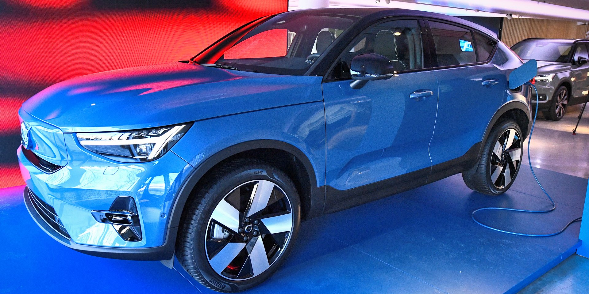К 2025 году Volvo будет продавать только гибридные авто и электромобили (Фото: Claudio Breciani / TT News Agency / via REUTERS)