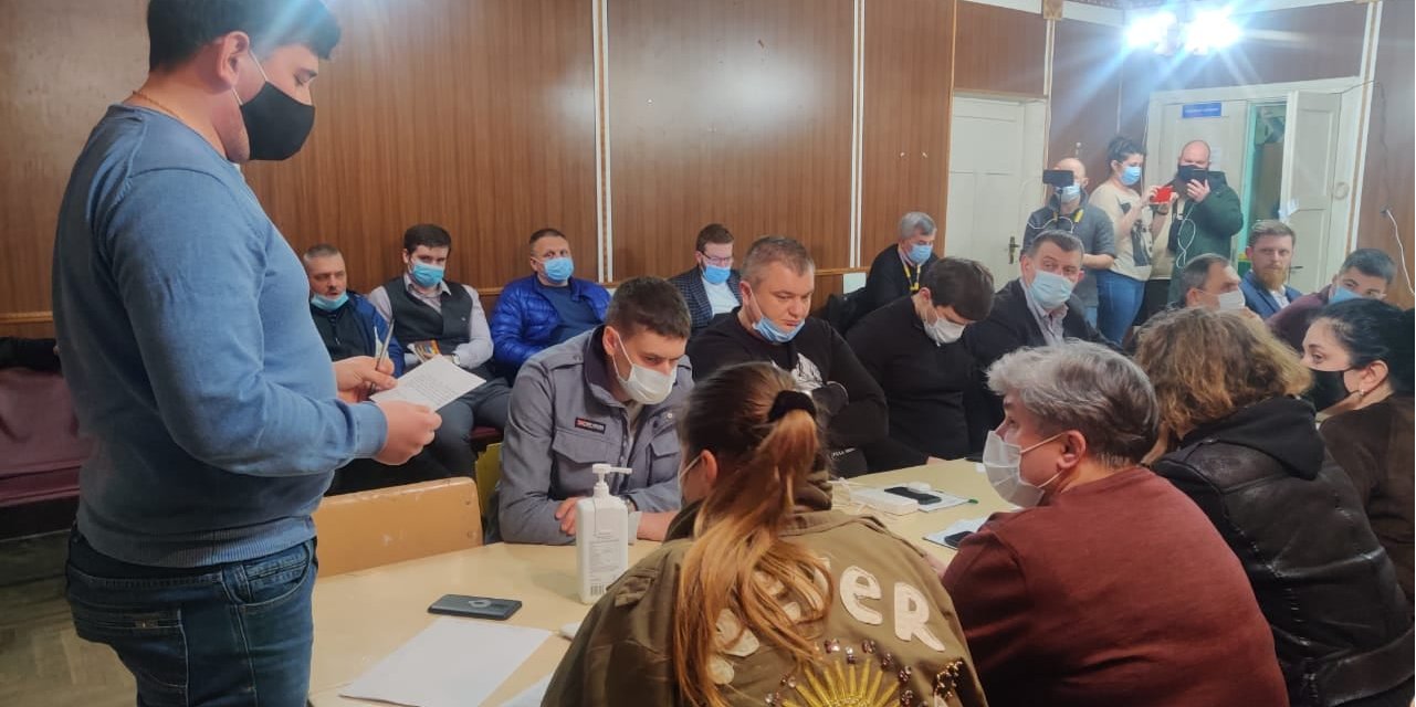 Засідання окружної виборчої комісії в м. Надвірна (Фото: пресслужба Шевченка)