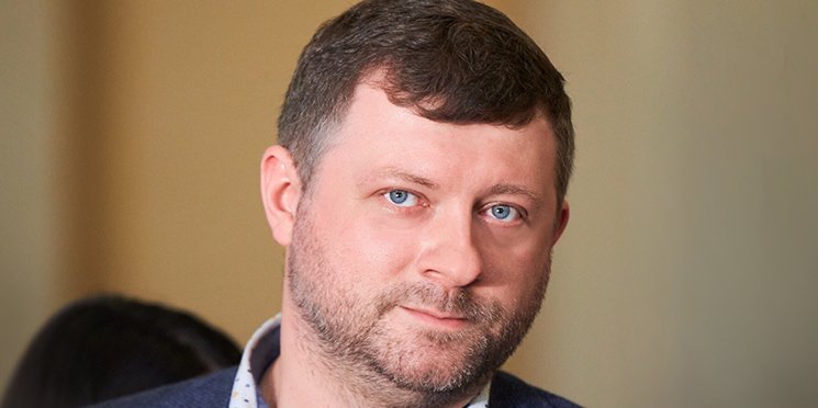 Александр Корниенко, первый зампредседателя фракции Слуги народа, прокомментировал закрытие столовой в Раде (Фото: Пресс-служба Слуги народа)