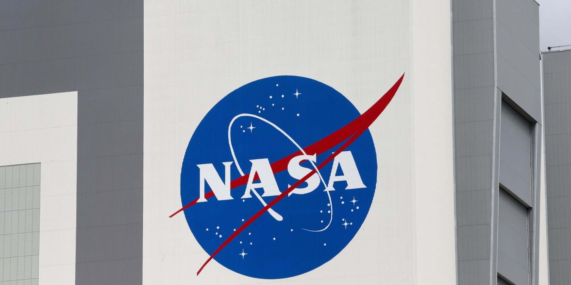 SpaceX получила контракт NASA по освоению Луны — последние новости / NV