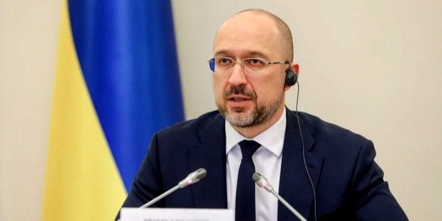 Шмыгаль пояснил, что скопление людей на Пасху может привести к новой волне Covid-19 (Фото: Денис Шмыгаль / Facebook)